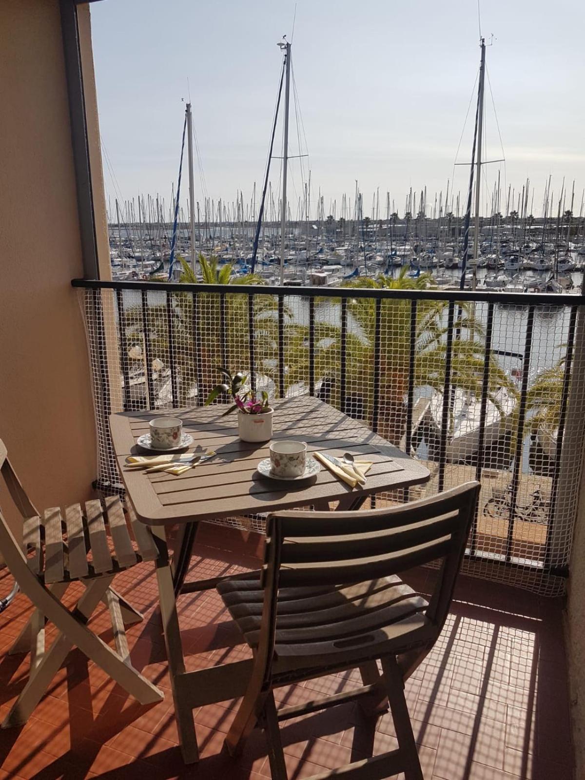 Апартаменты T2 Sur Le Port Avec Parking Груиссан Экстерьер фото
